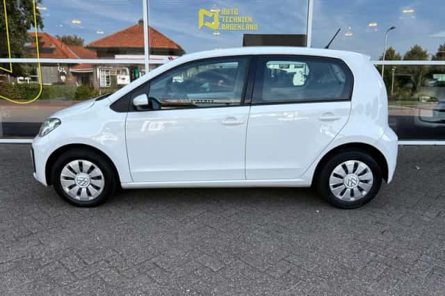 Volkswagen Up! (2018) thumbnail 2