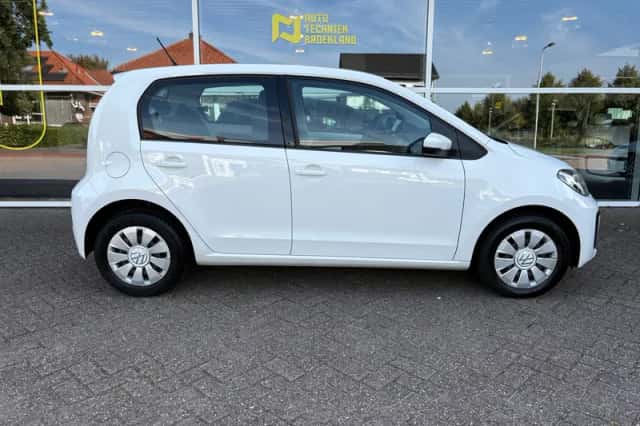 Volkswagen Up! (2018) thumbnail 3