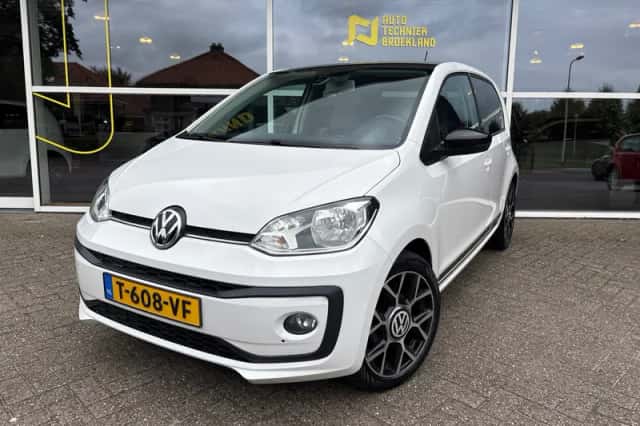 Volkswagen Up! (2017) thumbnail 1
