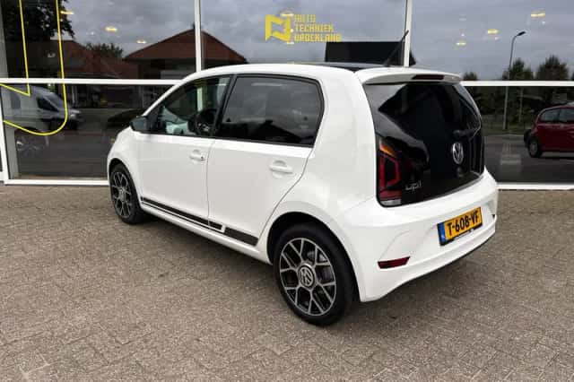Volkswagen Up! (2017) thumbnail 5