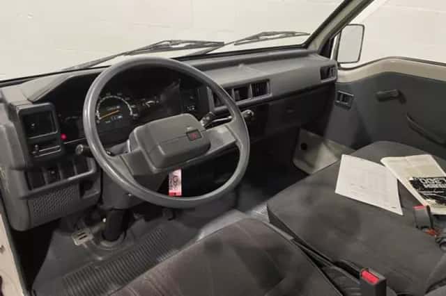 Mitsubishi L 300 (1992) thumbnail 5