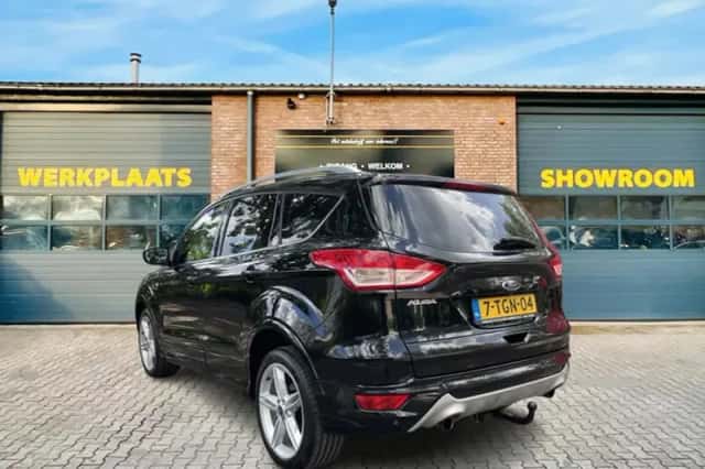 Ford Kuga (2014) thumbnail 2