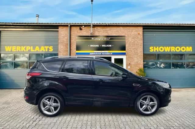 Ford Kuga (2014) thumbnail 3