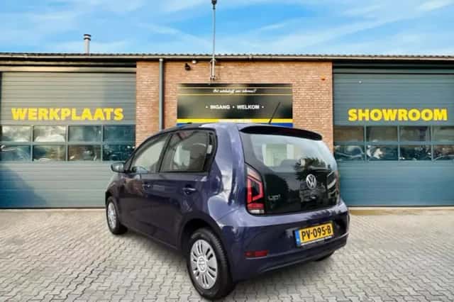 Volkswagen Up! (2017) thumbnail 2