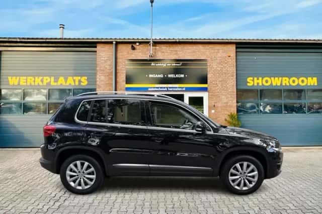 Volkswagen Tiguan (2012) thumbnail 3