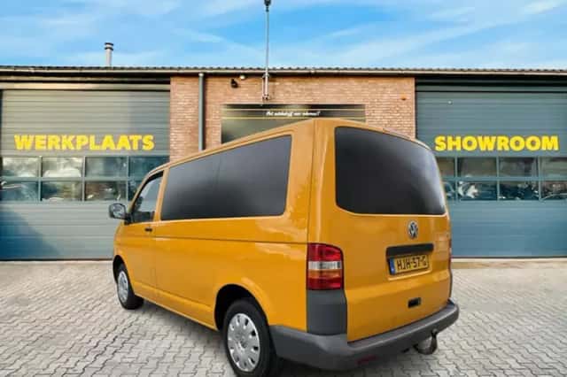 Volkswagen Transporter (2004) thumbnail 2