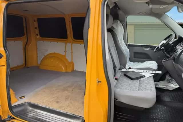 Volkswagen Transporter (2004) thumbnail 5