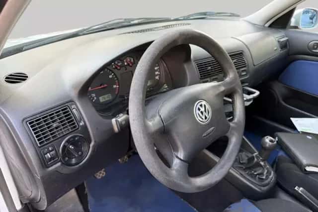 Volkswagen Golf (2000) thumbnail 4