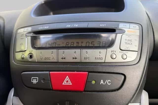 Peugeot 107 (2012) thumbnail 4