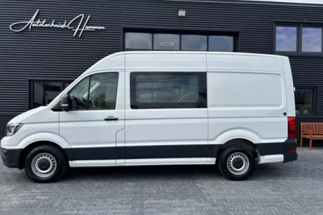 Volkswagen Crafter (2020) thumbnail 2