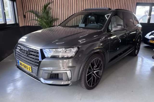 Audi Q7 (2016) thumbnail 1