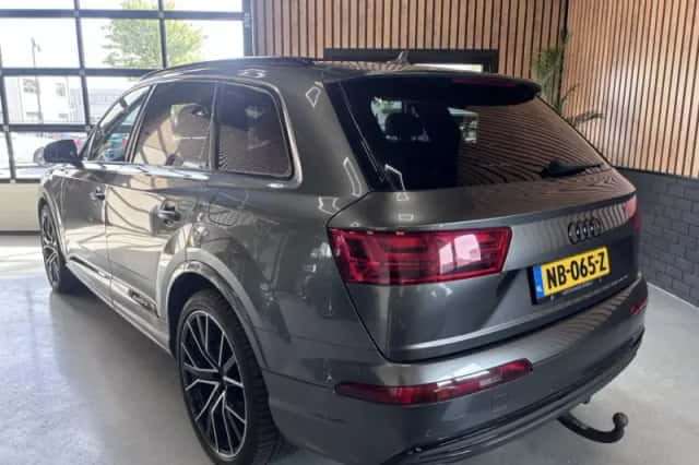 Audi Q7 (2016) thumbnail 6