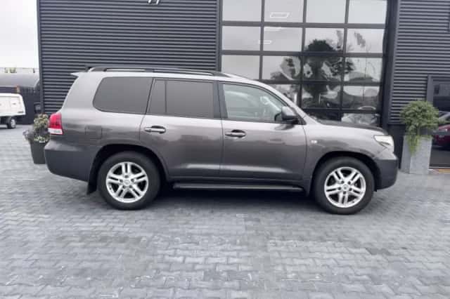 Toyota Land Cruiser V8 (2008) thumbnail 5