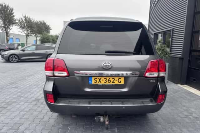 Toyota Land Cruiser V8 (2008) thumbnail 6