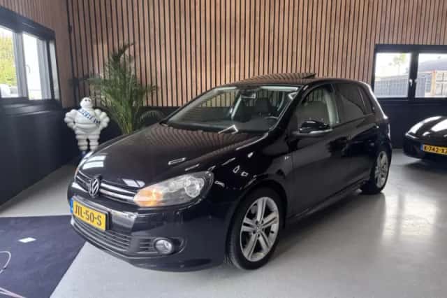 Volkswagen Golf (2010) thumbnail 1