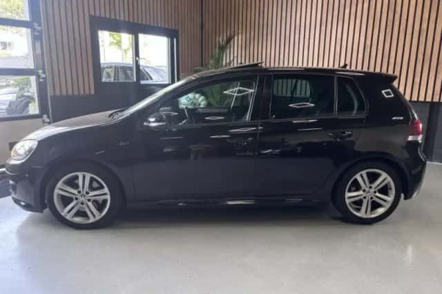 Volkswagen Golf (2010) thumbnail 2