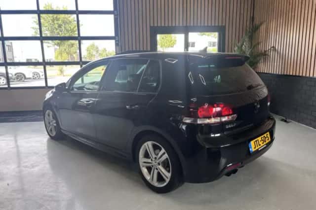 Volkswagen Golf (2010) thumbnail 6