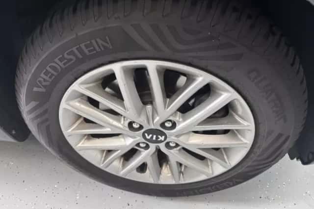 Kia Rio (2020) thumbnail 4