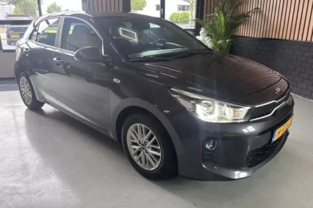 Kia Rio (2020) thumbnail 6