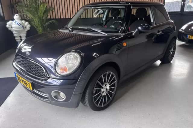 MINI Cooper (2007) thumbnail 1