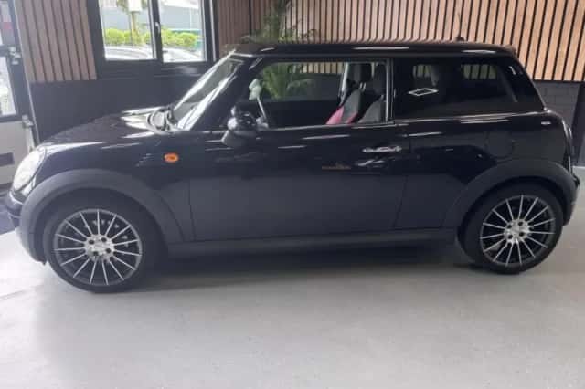 MINI Cooper (2007) thumbnail 2