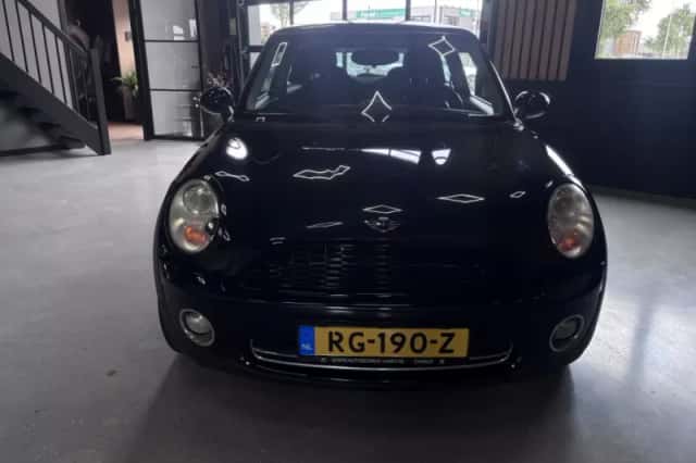 MINI Cooper (2007) thumbnail 3
