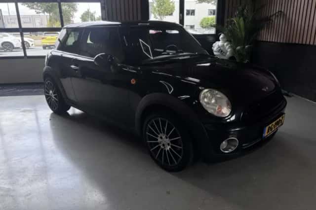 MINI Cooper (2007) thumbnail 4