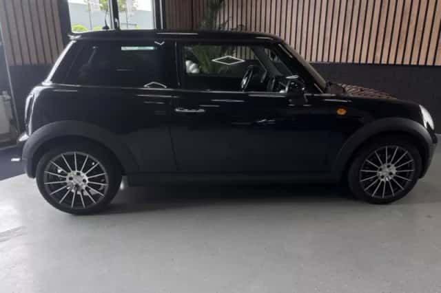 MINI Cooper (2007) thumbnail 6