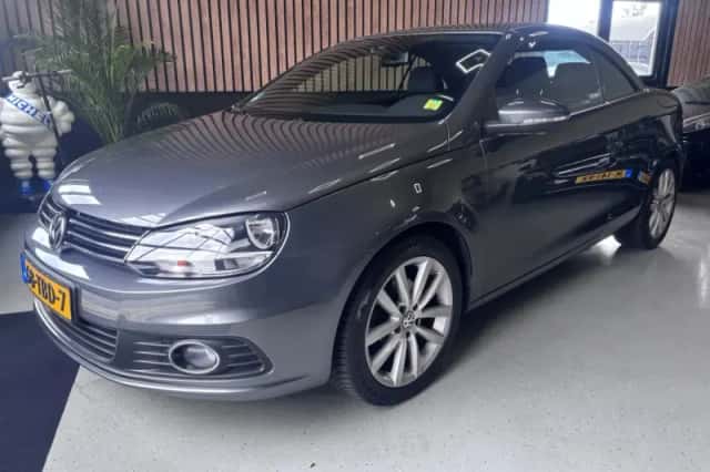 Volkswagen Eos (2012) thumbnail 2