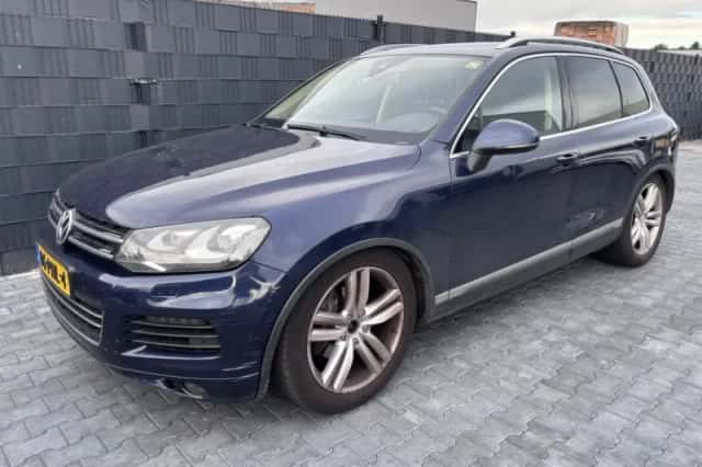 Volkswagen Touareg (2010) thumbnail 1