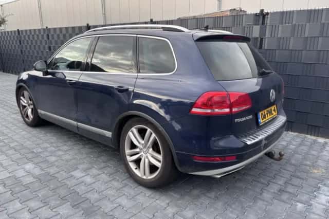 Volkswagen Touareg (2010) thumbnail 2