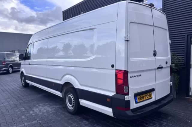 Volkswagen Crafter (2022) thumbnail 3