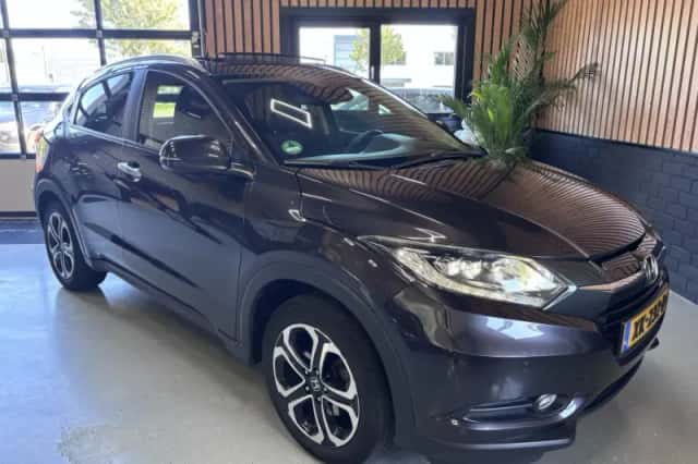 Honda HR-V (2017) thumbnail 2
