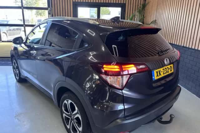 Honda HR-V (2017) thumbnail 3