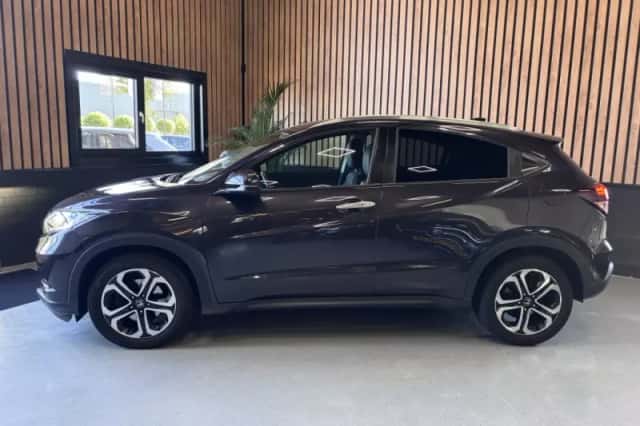 Honda HR-V (2017) thumbnail 5