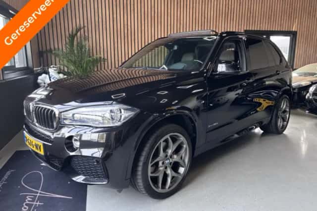 BMW X5 (2018) thumbnail 1