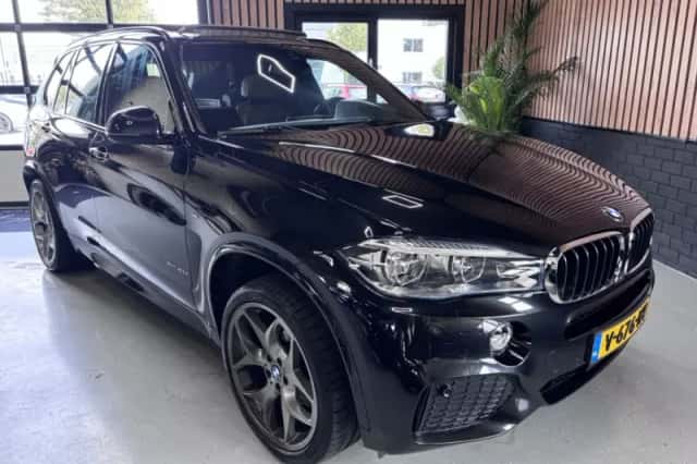 BMW X5 (2018) thumbnail 2