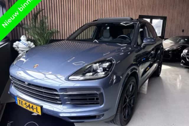 Porsche Cayenne (2018) thumbnail 1
