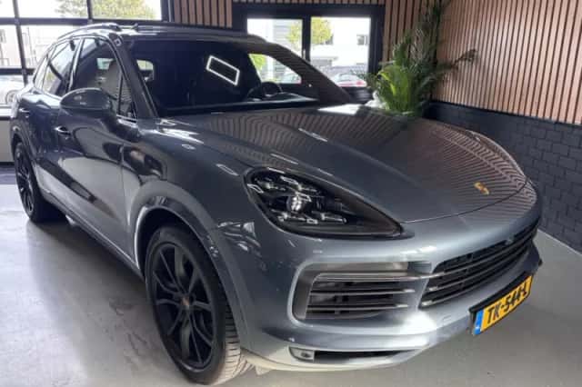 Porsche Cayenne (2018) thumbnail 4