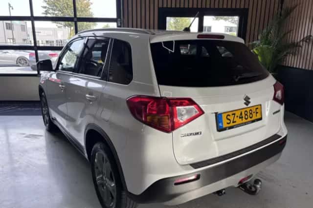 Suzuki Vitara (2018) thumbnail 3