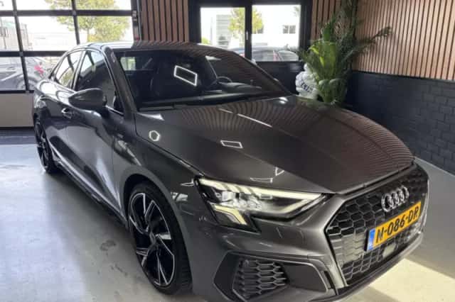Audi A3 (2021) thumbnail 3