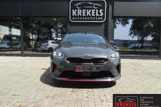 Kia ProCeed (2021) thumbnail 2