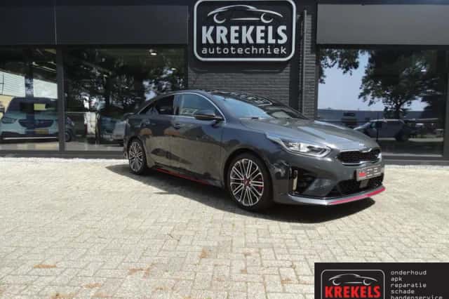 Kia ProCeed (2021) thumbnail 3