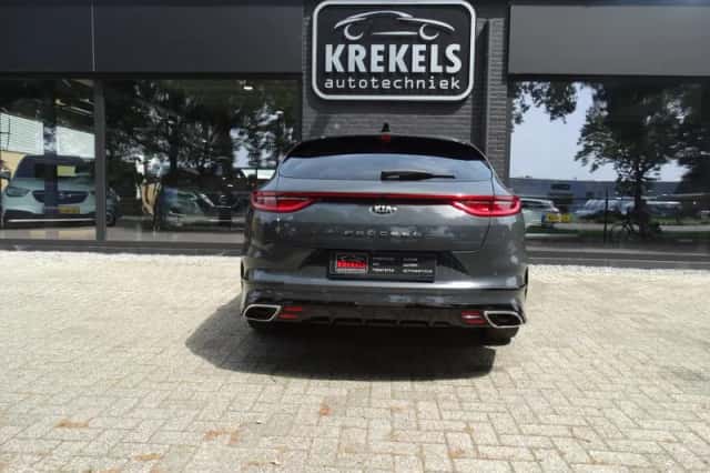 Kia ProCeed (2021) thumbnail 6