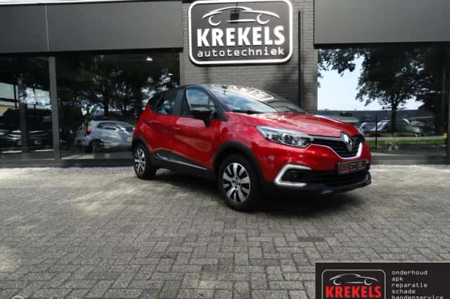 Renault Captur (2018) thumbnail 3