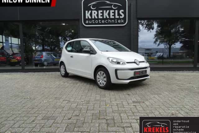 Volkswagen Up! (2018) thumbnail 3
