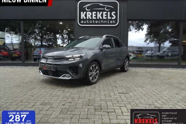 Kia Stonic (2021) thumbnail 1