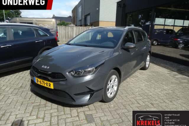 Kia Ceed (2022) thumbnail 1