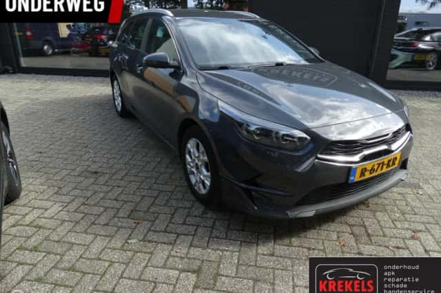 Kia Ceed (2022) thumbnail 3