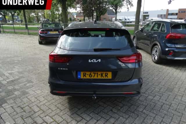 Kia Ceed (2022) thumbnail 5